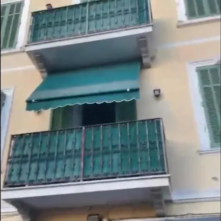 L'echelle Rouge * Cannes