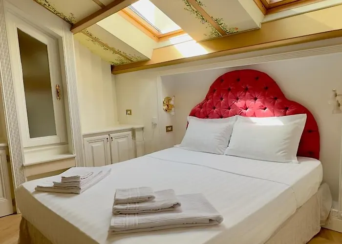 L'echelle Rouge Daire Cannes