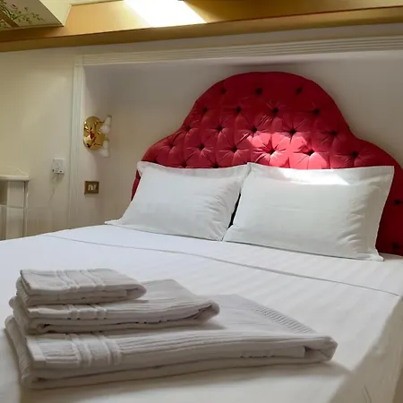 L'echelle Rouge * Cannes