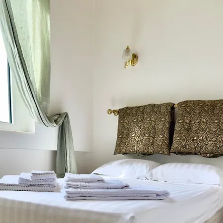 L'echelle Rouge Daire Cannes